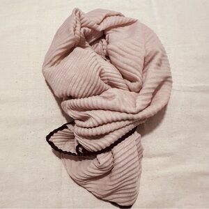 Roffe | Scarf | Pleat Scarf